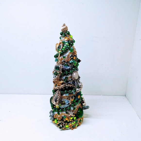 Green and gold. Handmade costume Jewelry tree. Gift, holiday, decor, birthday. - Picture 3 of 6